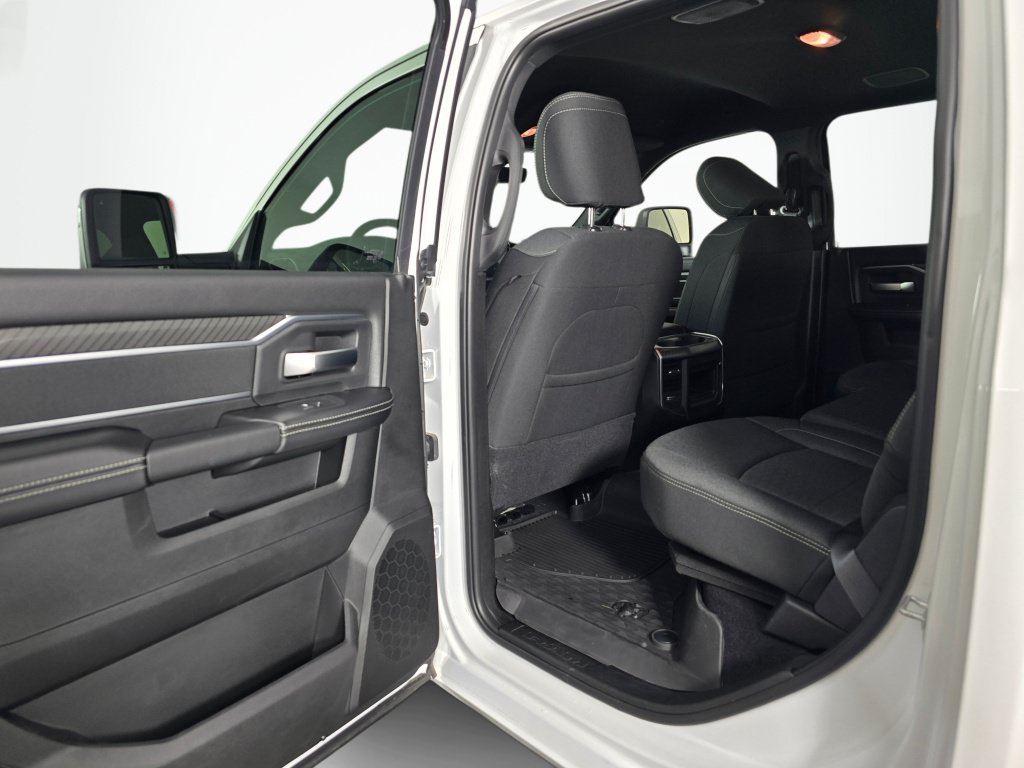 New 2026 RAM 3500 Big Horn AWD/4WD image 31