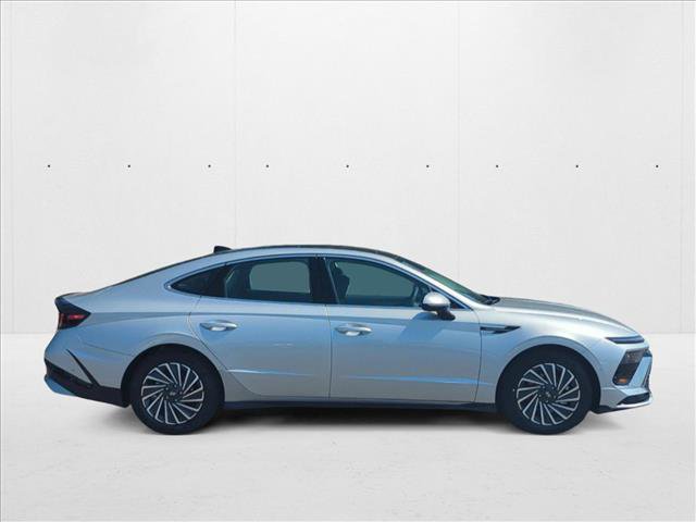 New 2025 Hyundai Sonata Limited image 8