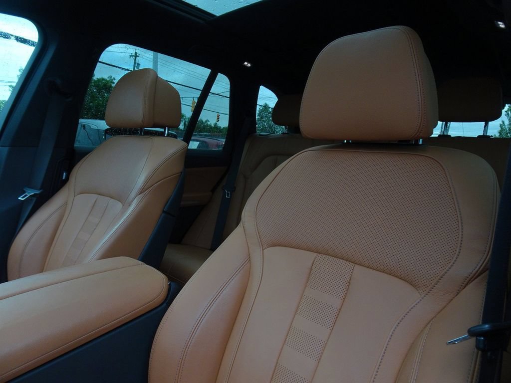 Used 2022 BMW X5 xDrive40i w/ Premium Package AWD/4WD image 10