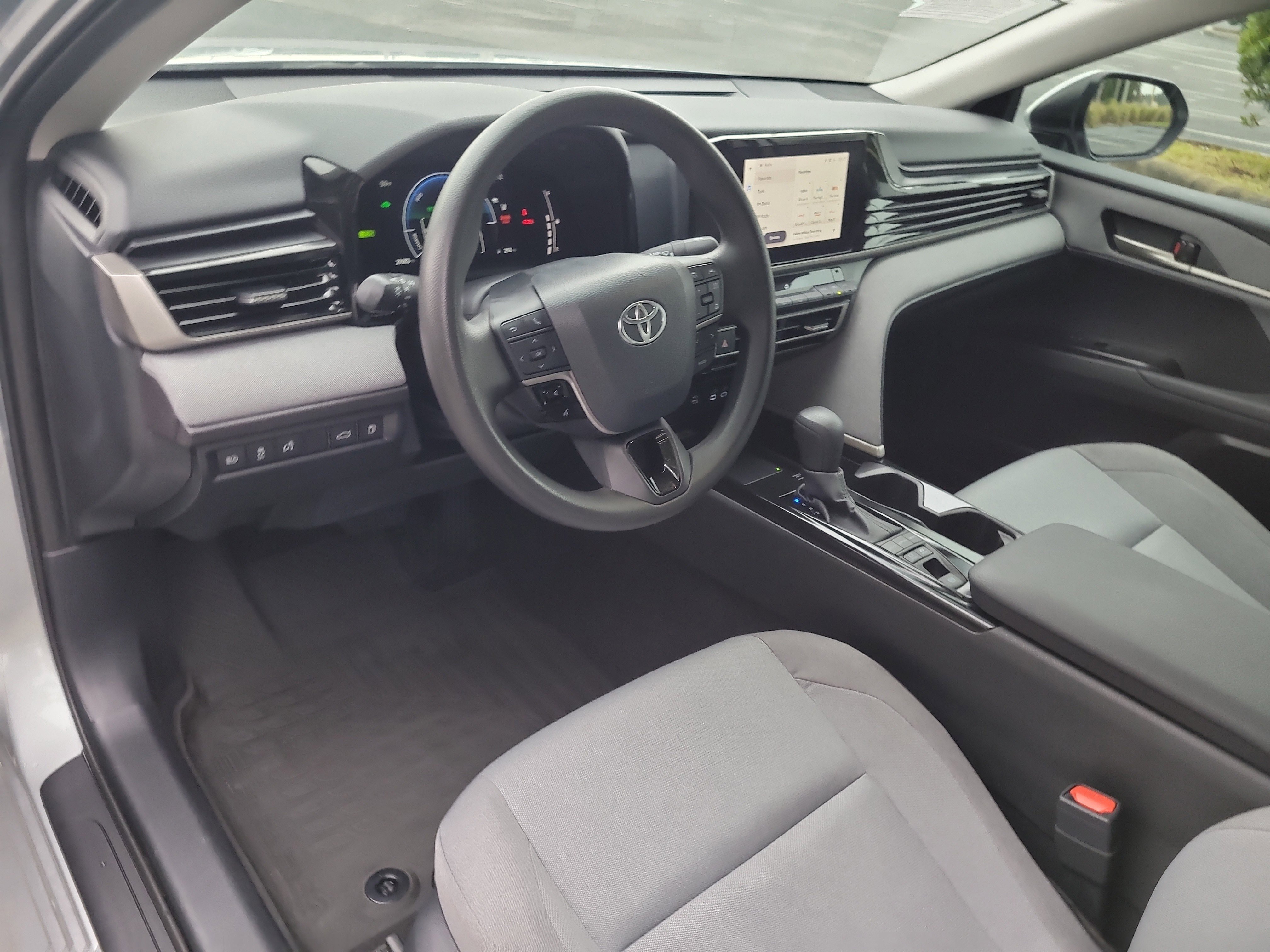 Used 2025 Toyota Camry LE image 18