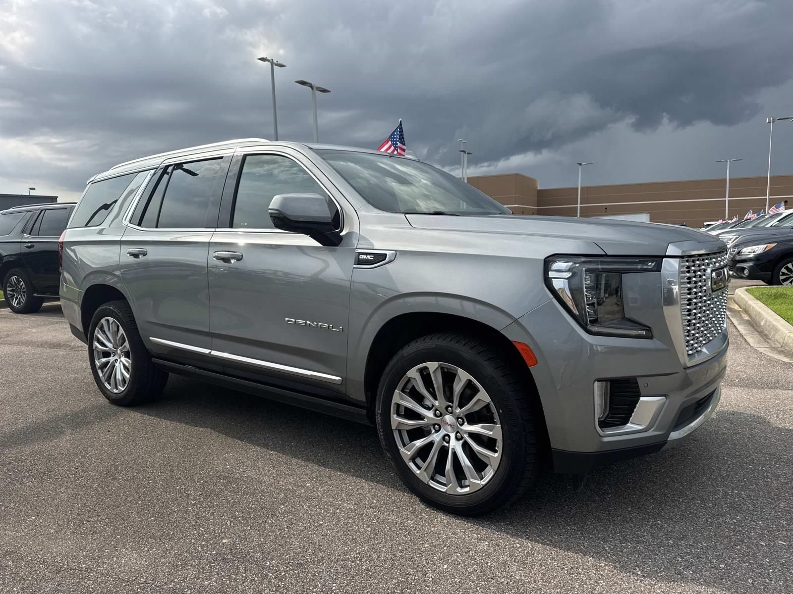 Used 2023 GMC Yukon Denali AWD/4WD image 3
