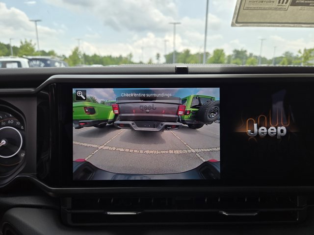 New 2025 Jeep Gladiator Rubicon image 17