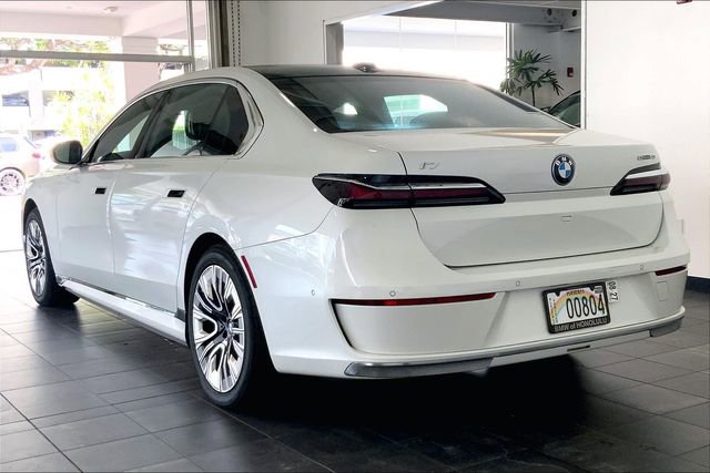 Used 2025 BMW i7 eDrive50 w/ Premium Package RWD image 5