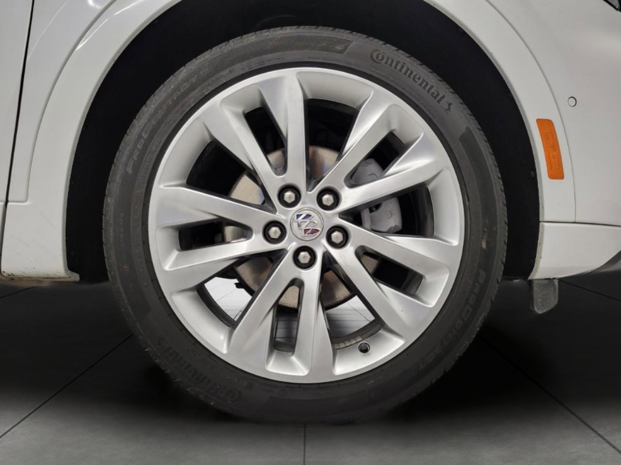 Used 2023 Buick Envision Avenir image 4