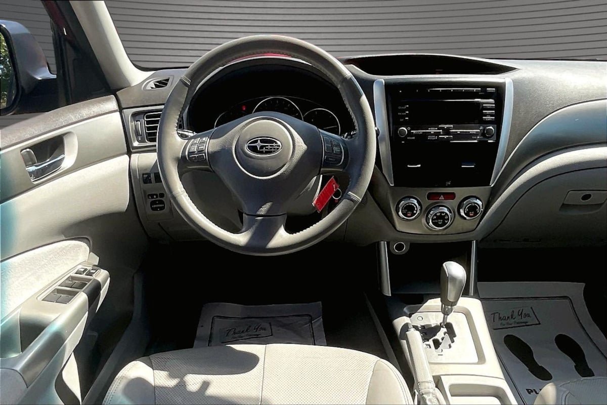 Used 2010 Subaru Forester 2.5X Limited AWD/4WD image 8