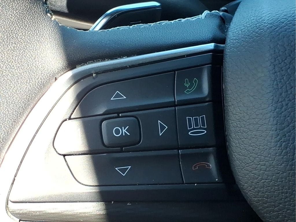 Used 2023 Jeep Grand Cherokee L Laredo AWD/4WD image 21