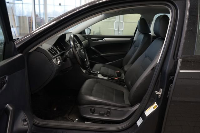 Used 2019 Volkswagen Passat 2.0T Wolfsburg image 19