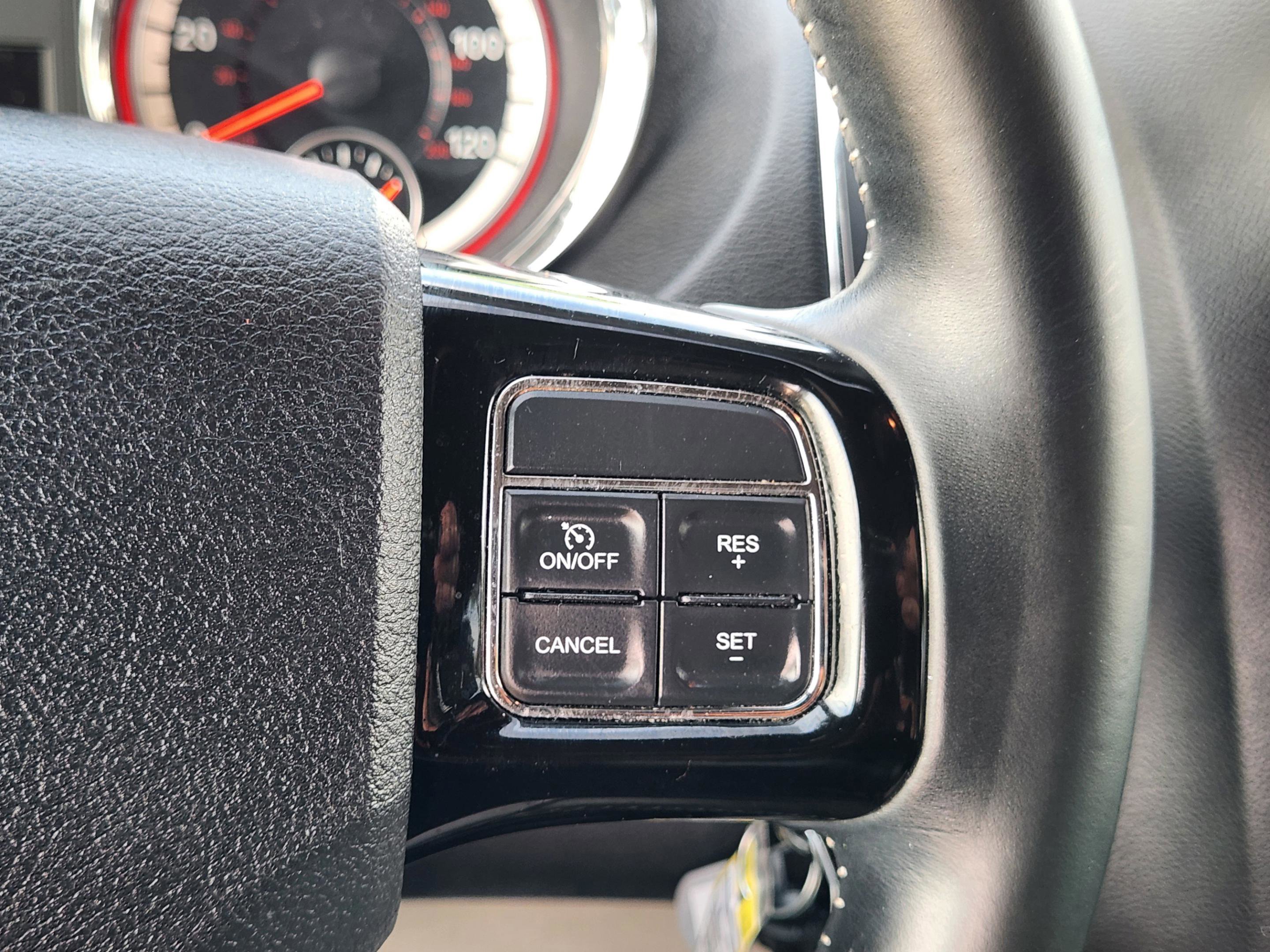 Used 2017 Dodge Grand Caravan SXT image 34