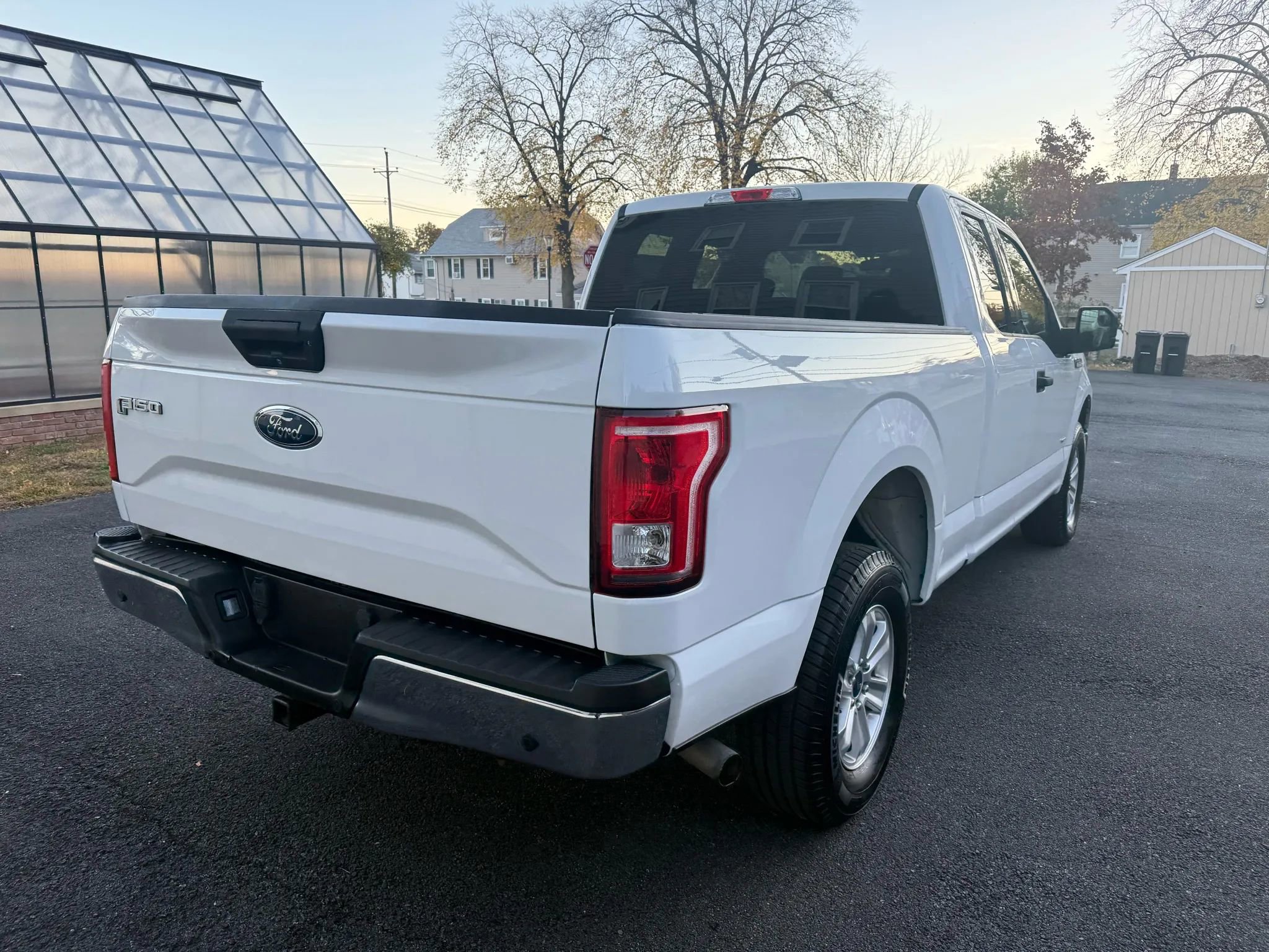 Used 2017 Ford F150 XLT w/ Trailer Tow Package image 9