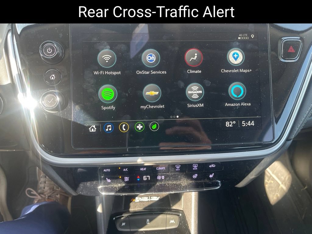 Used 2023 Chevrolet Bolt EUV LT w/ Comfort Package FWD image 17