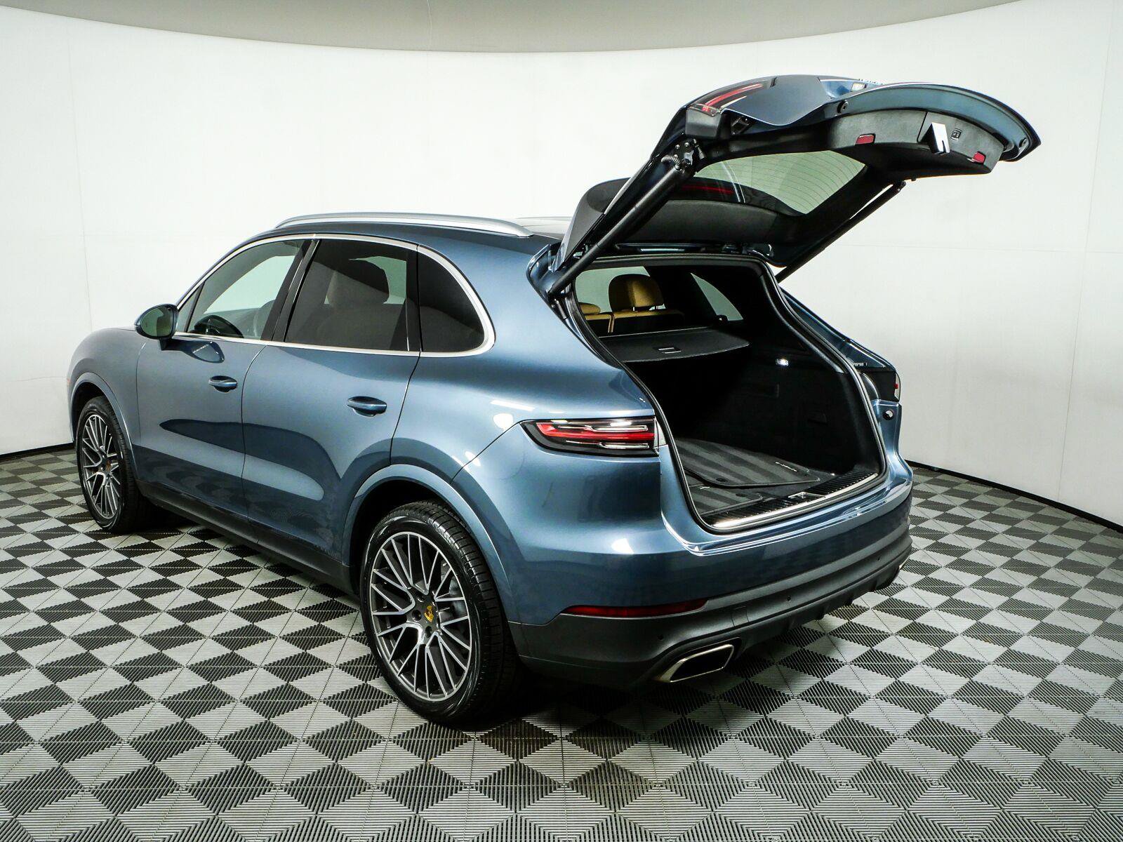 Certified 2020 Porsche Cayenne AWD/4WD image 36