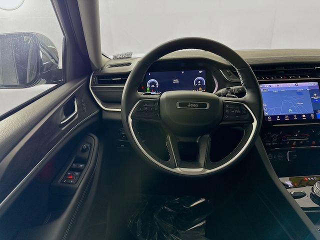 Used 2024 Jeep Grand Cherokee Limited AWD/4WD image 22