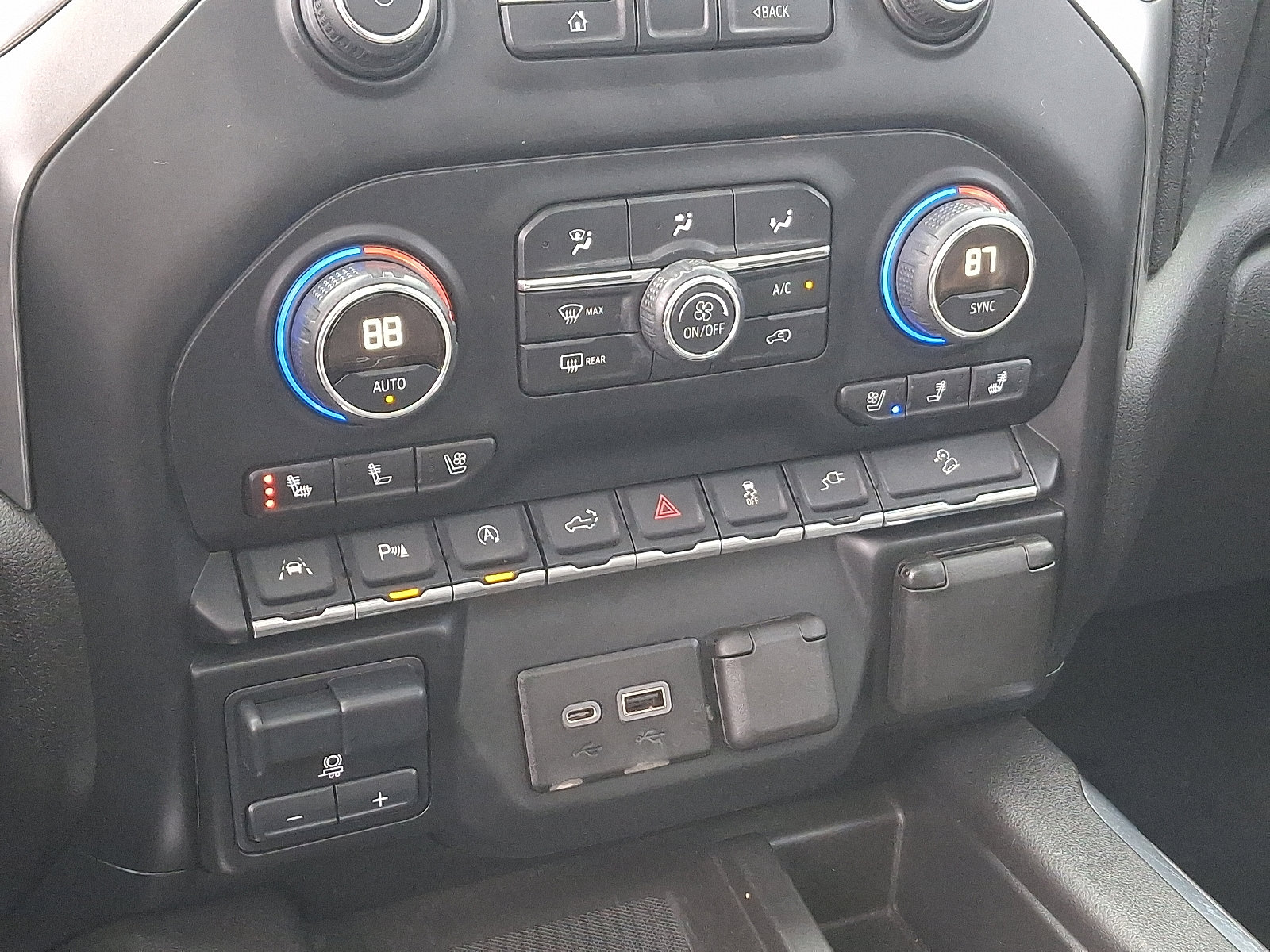 Used 2019 Chevrolet Silverado 1500 LTZ w/ LTZ Premium Package image 16