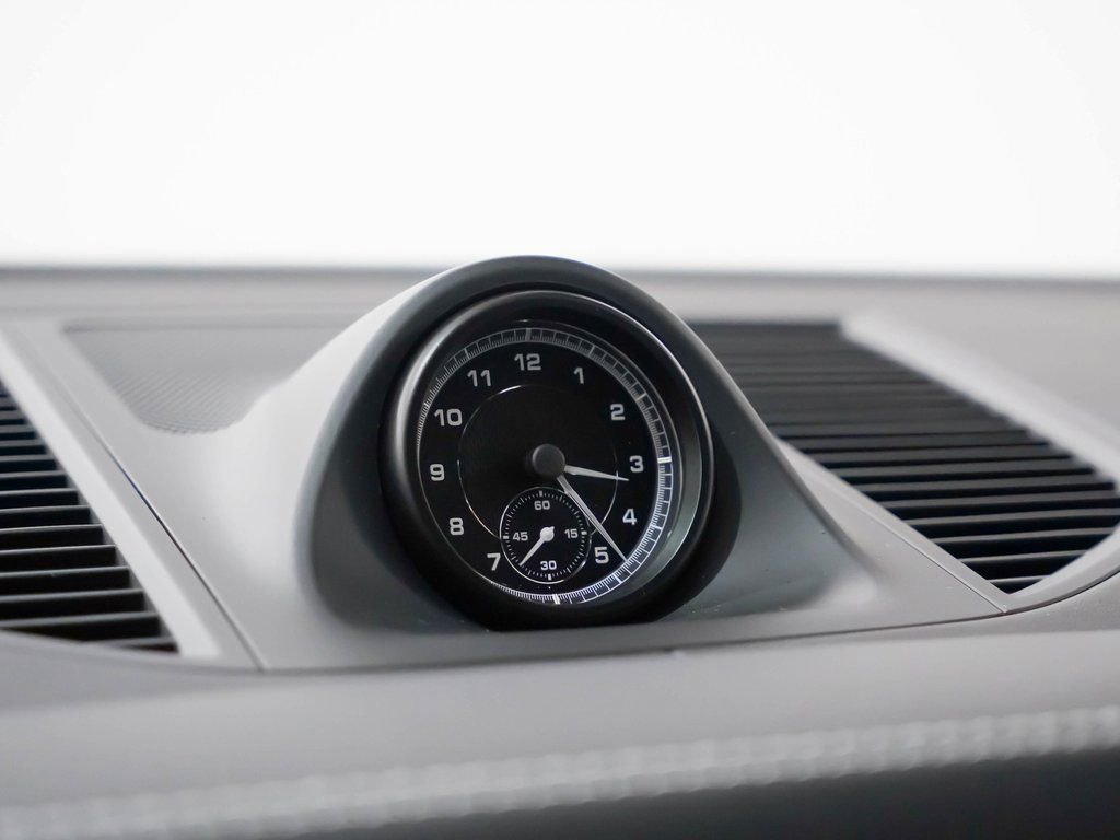 Used 2025 Porsche Macan image 29
