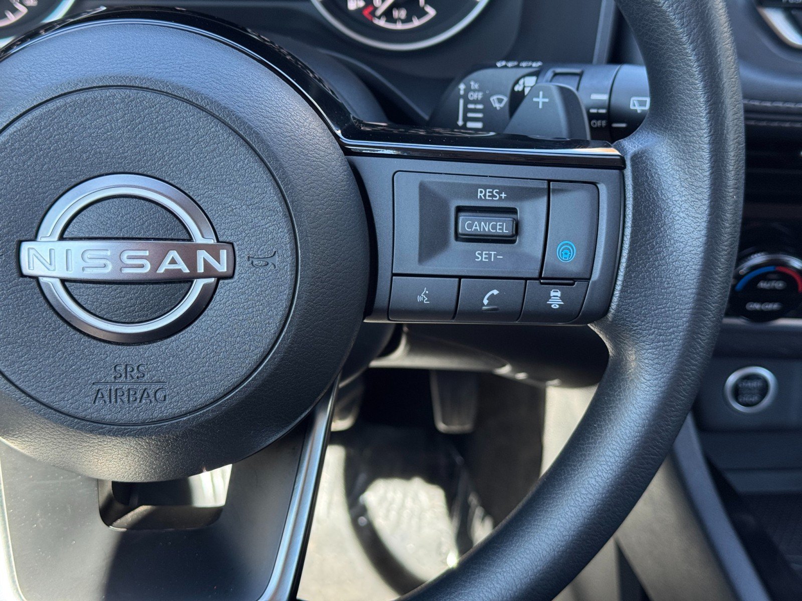 Used 2022 Nissan Rogue SV FWD image 20