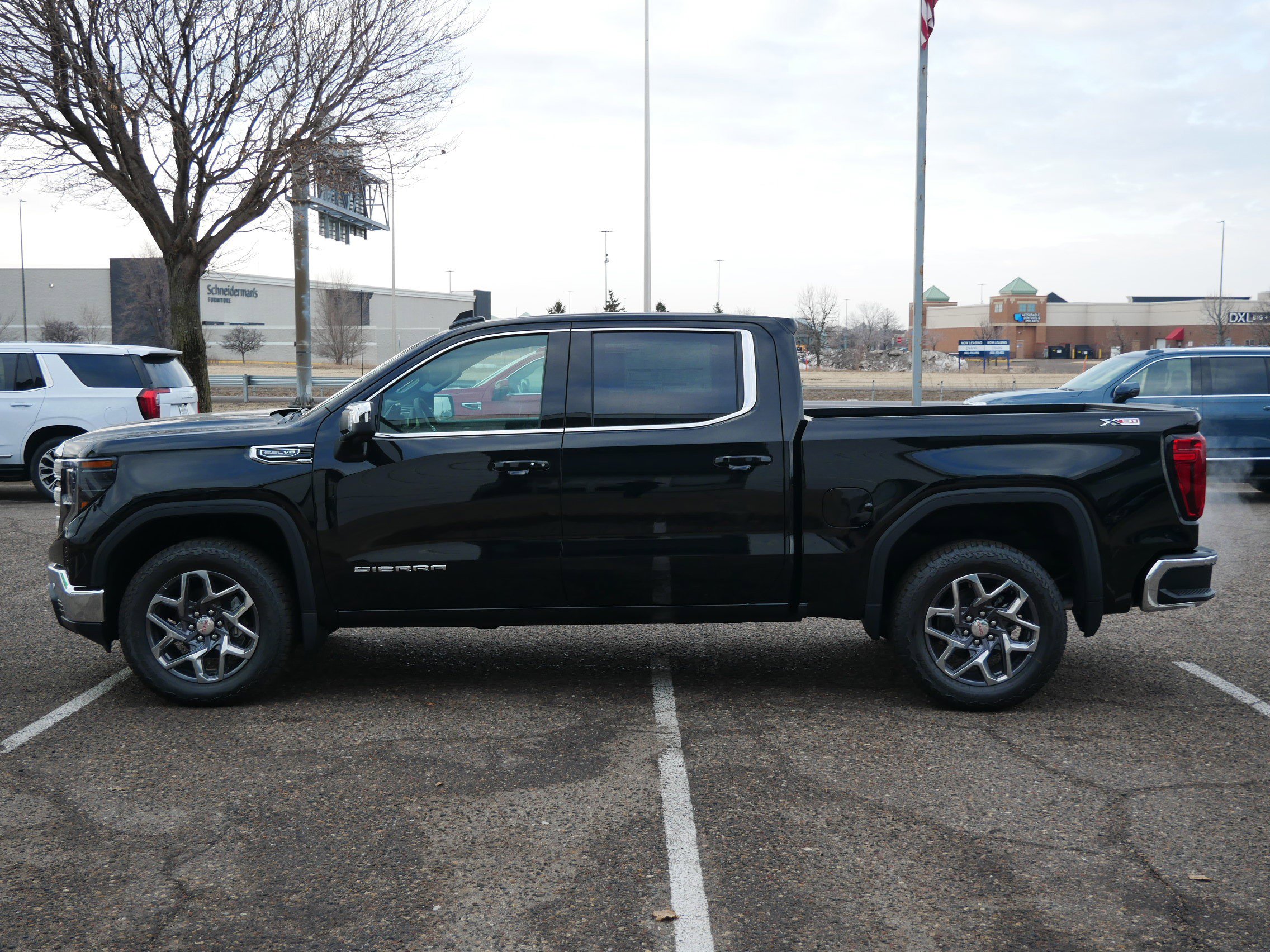 New 2026 GMC Sierra 1500 SLE w/ X31 Off-Road Package image 4