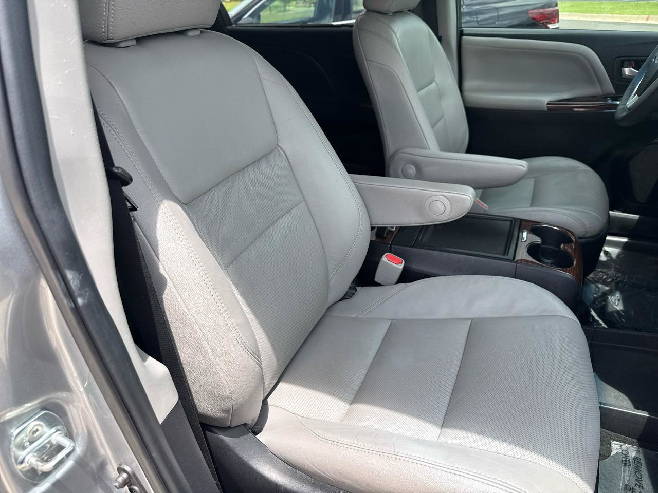 Used 2016 Toyota Sienna Limited Premium FWD image 50