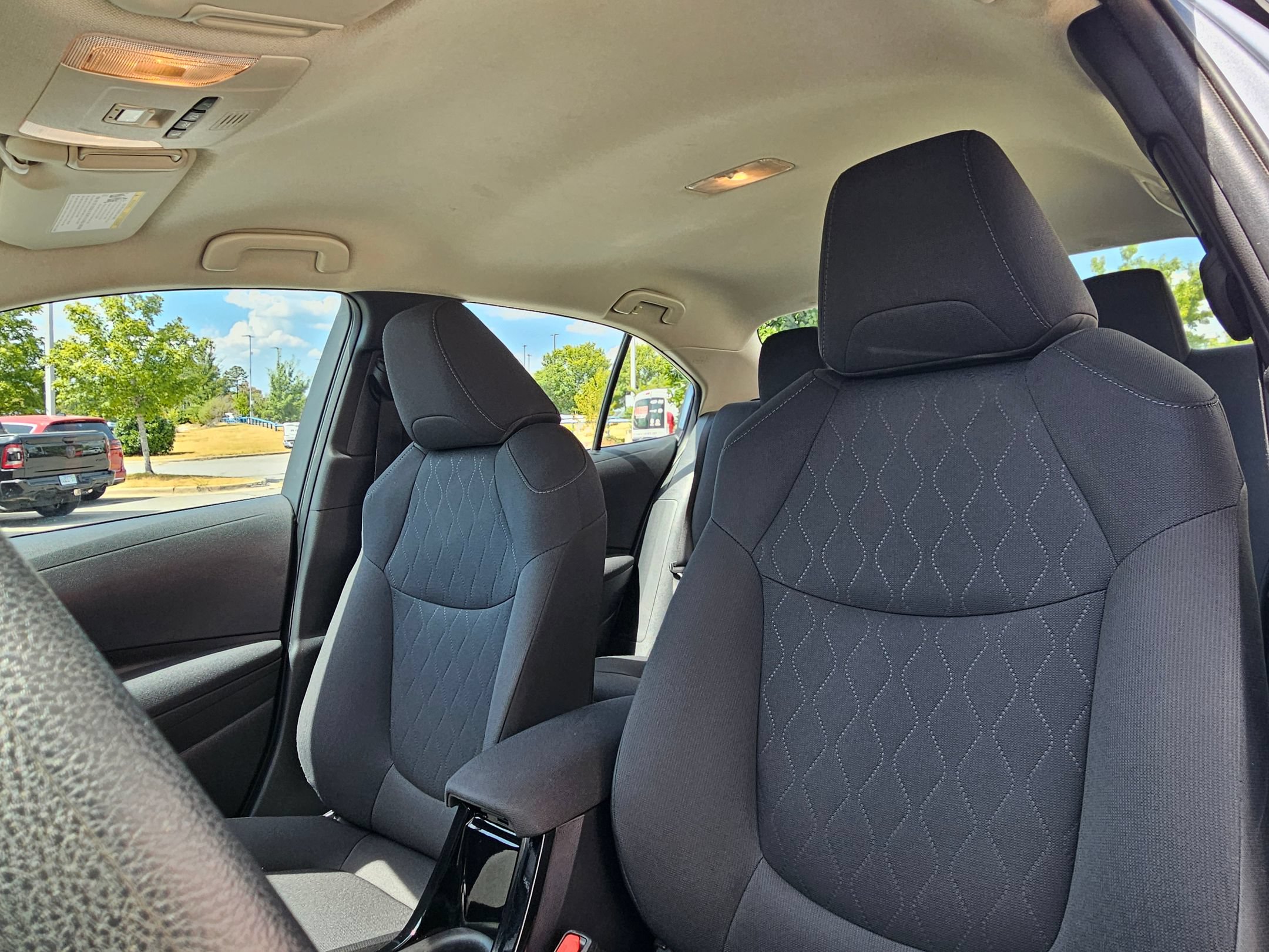 Used 2022 Toyota Corolla LE FWD image 21