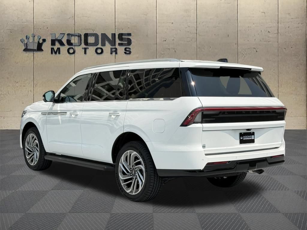 New 2027 Lincoln Navigator Premiere AWD/4WD image 3