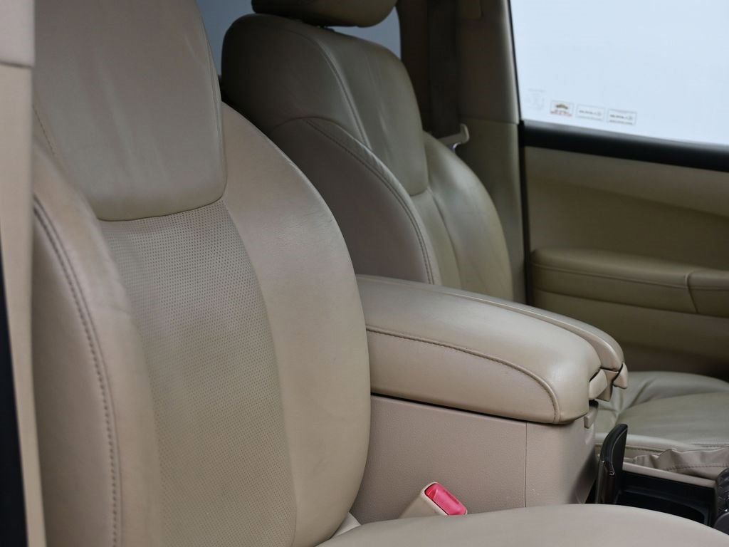 Used 2011 Lexus LX 570 4WD image 8