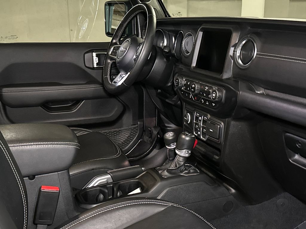 Used 2022 Jeep Wrangler Unlimited Sahara w/ Cold Weather Group image 11