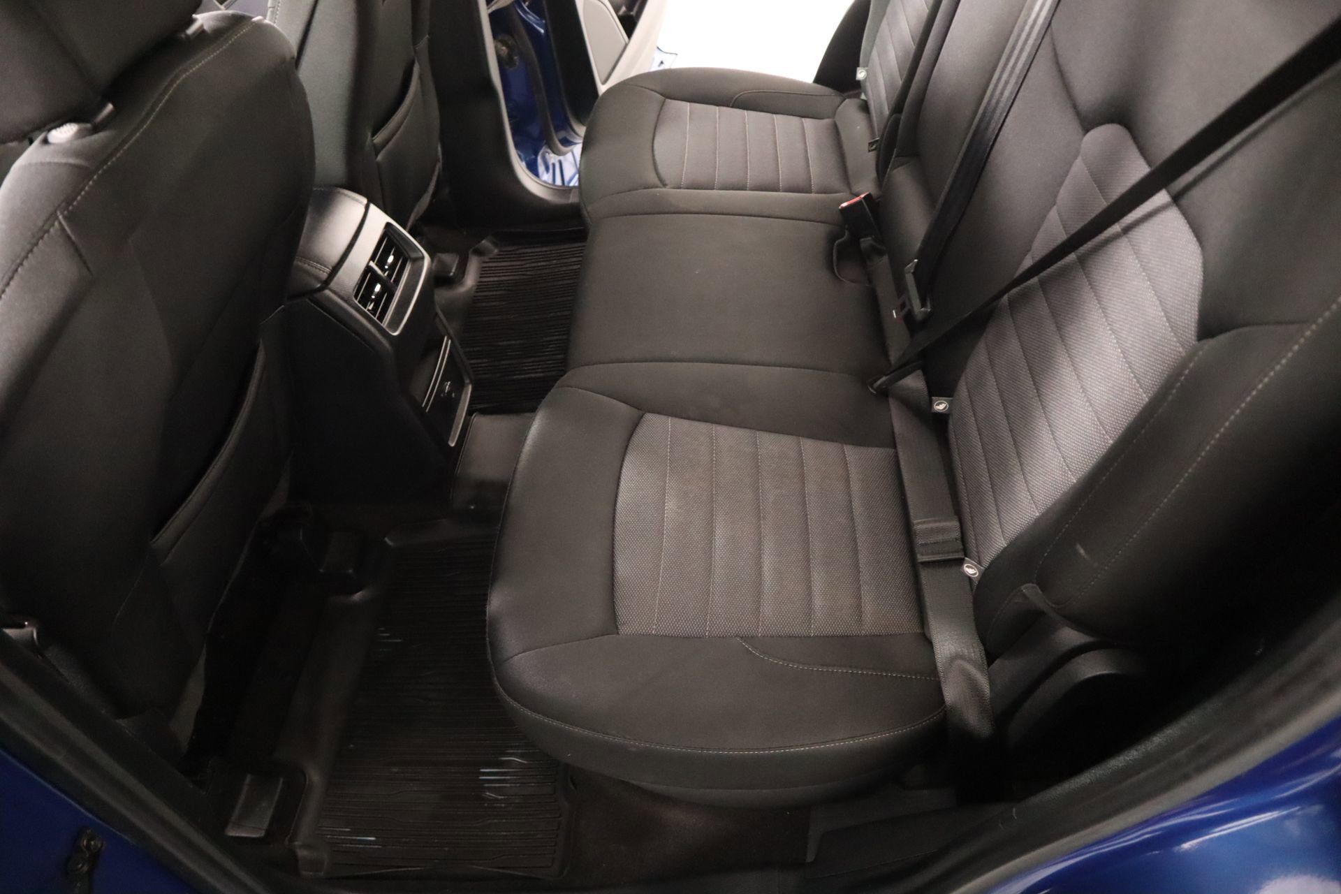 Used 2020 Ford Edge SE image 11