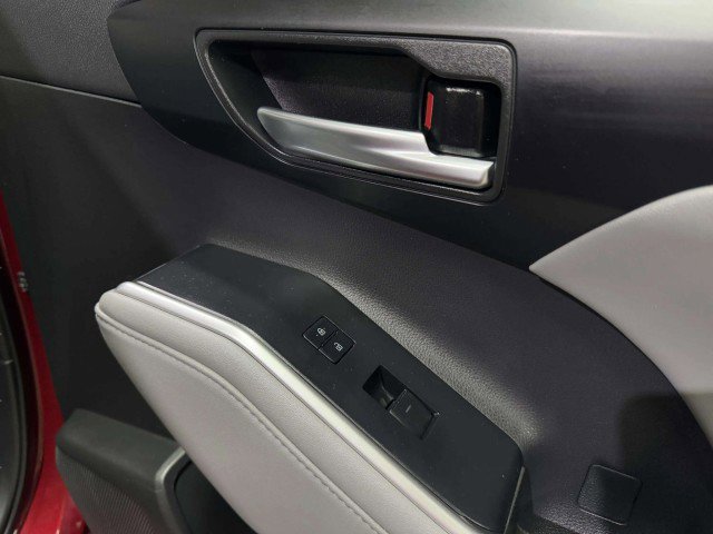 Used 2021 Toyota Highlander XLE image 60