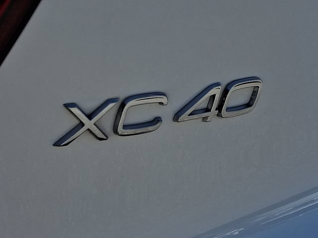 Certified 2025 Volvo XC40 B5 Ultra AWD/4WD image 32
