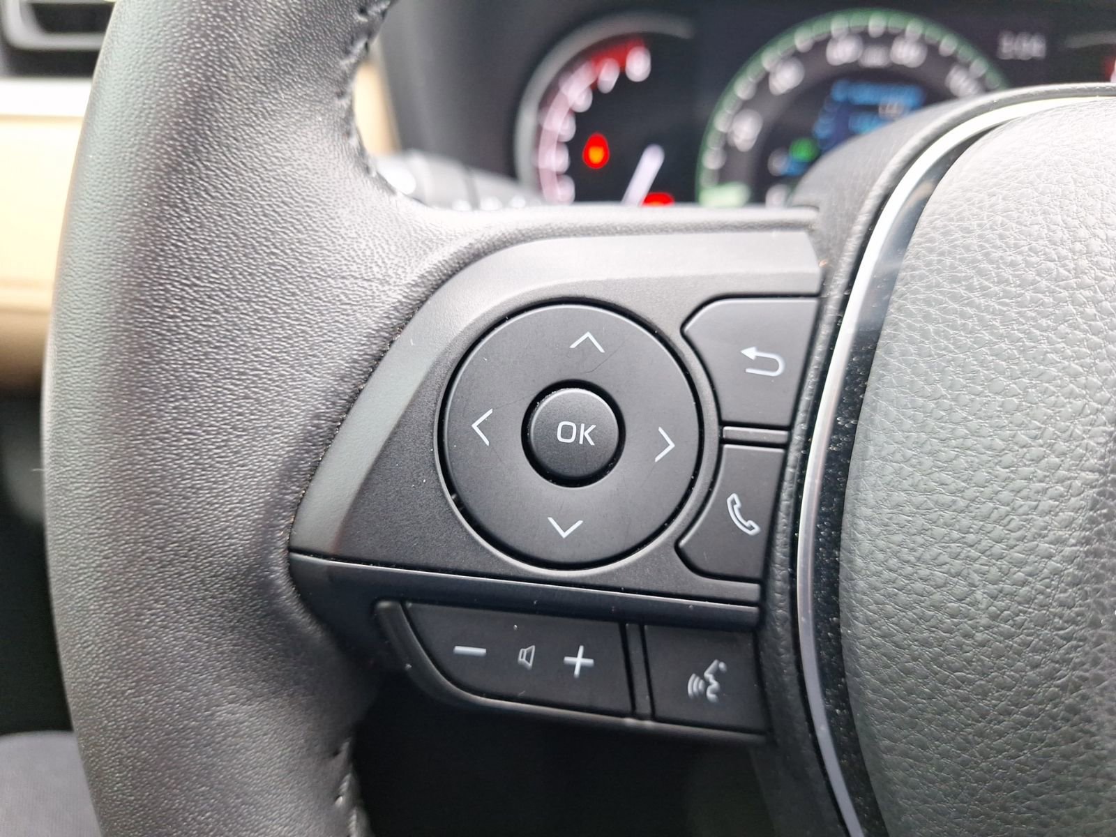 Used 2024 Toyota RAV4 XLE Premium image 22