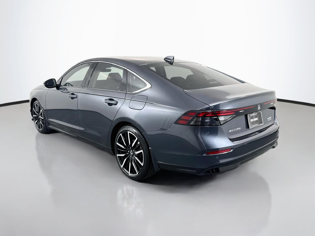 Used 2025 Honda Accord Touring image 3