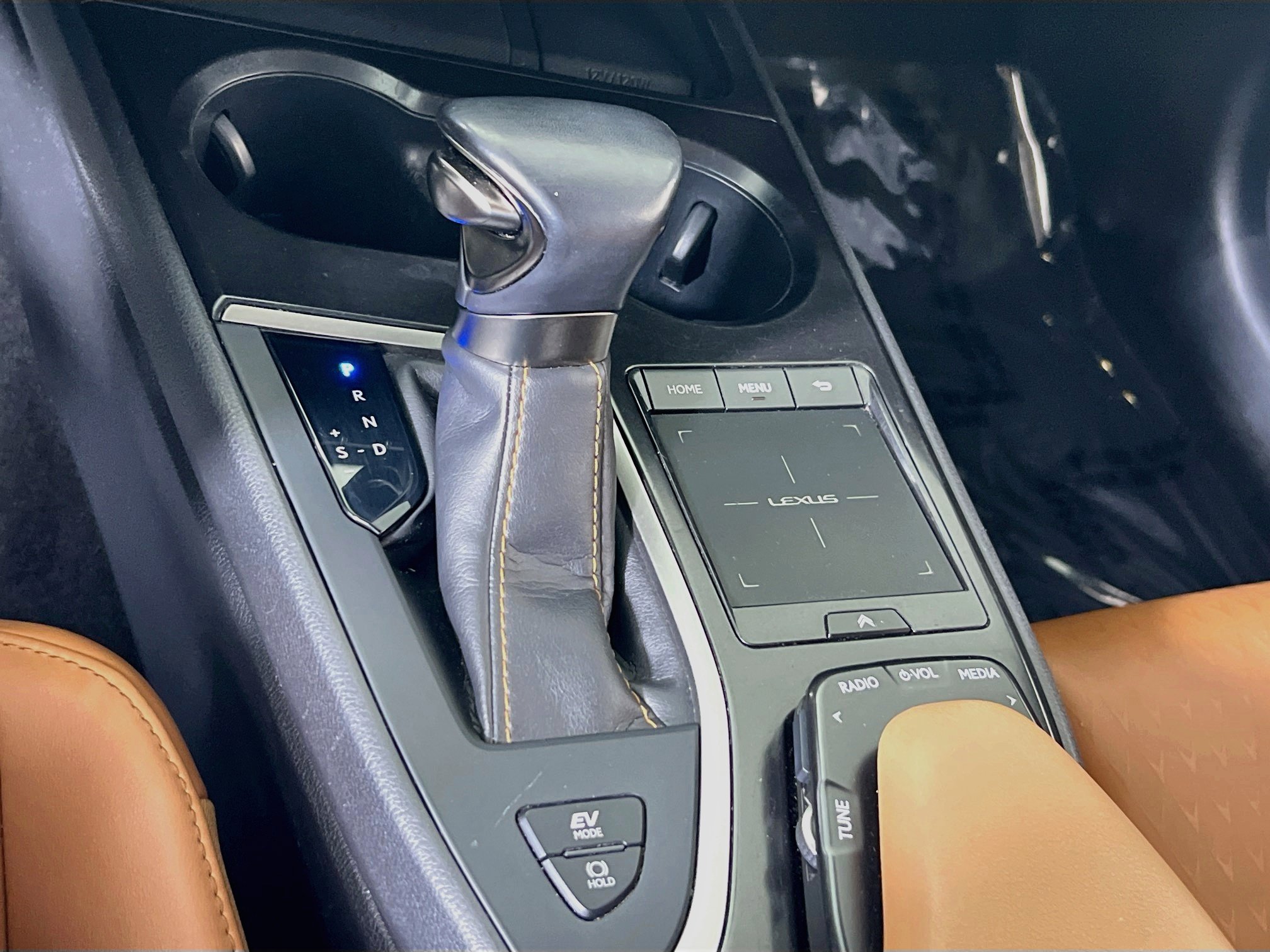 Used 2020 Lexus UX 250h w/ Accessory Package 2 AWD/4WD image 16