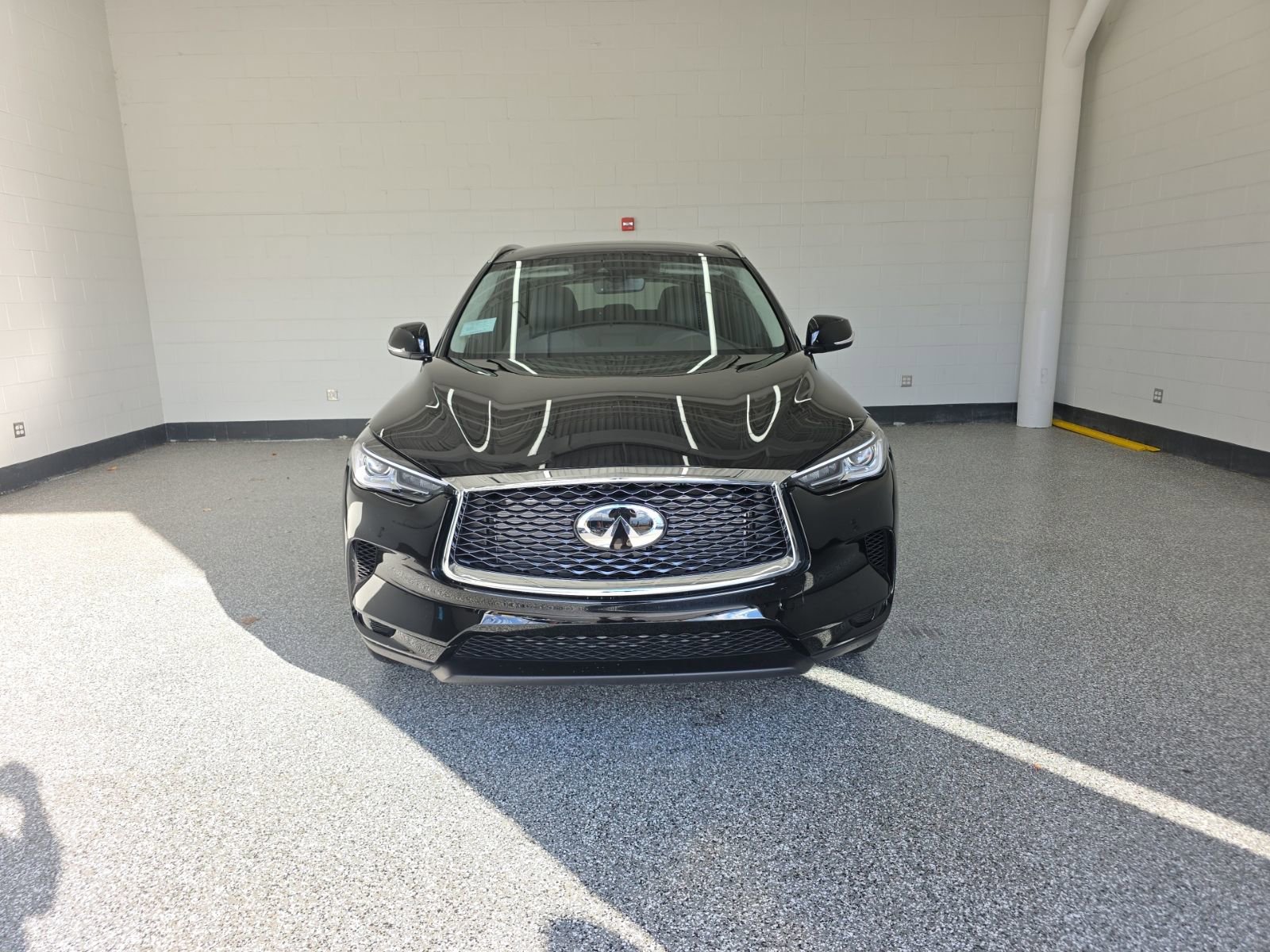 New 2025 INFINITI QX50 Luxe image 8