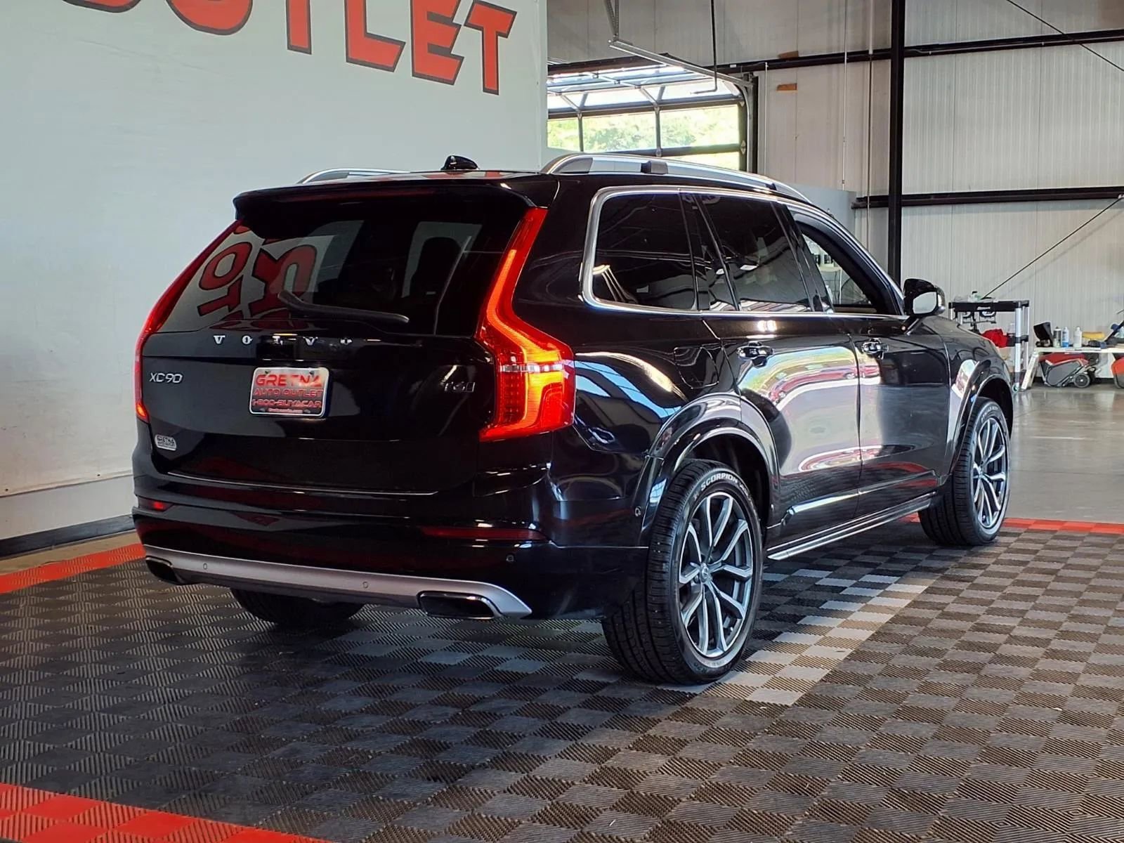 Used 2017 Volvo XC90 T6 Momentum w/ Vision Package AWD/4WD image 7
