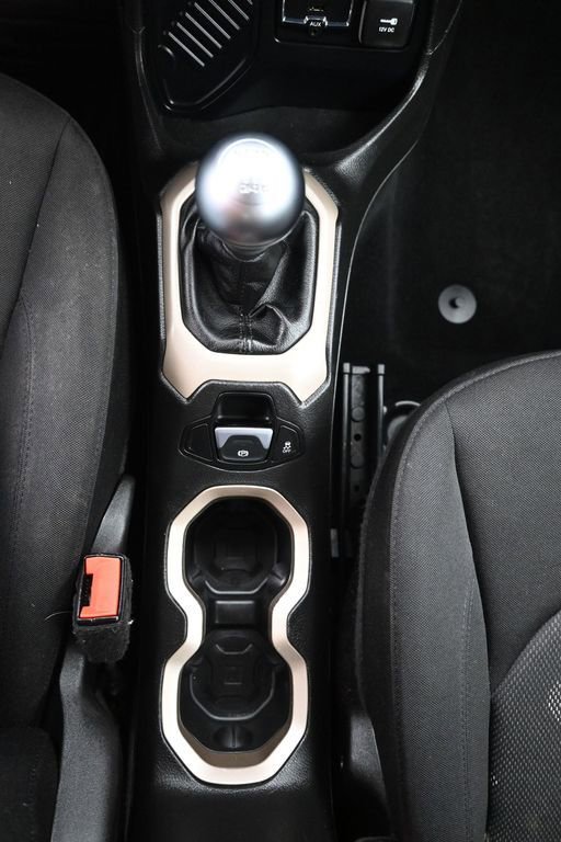 Used 2015 Jeep Renegade Sport w/ Power & Air Group FWD image 16
