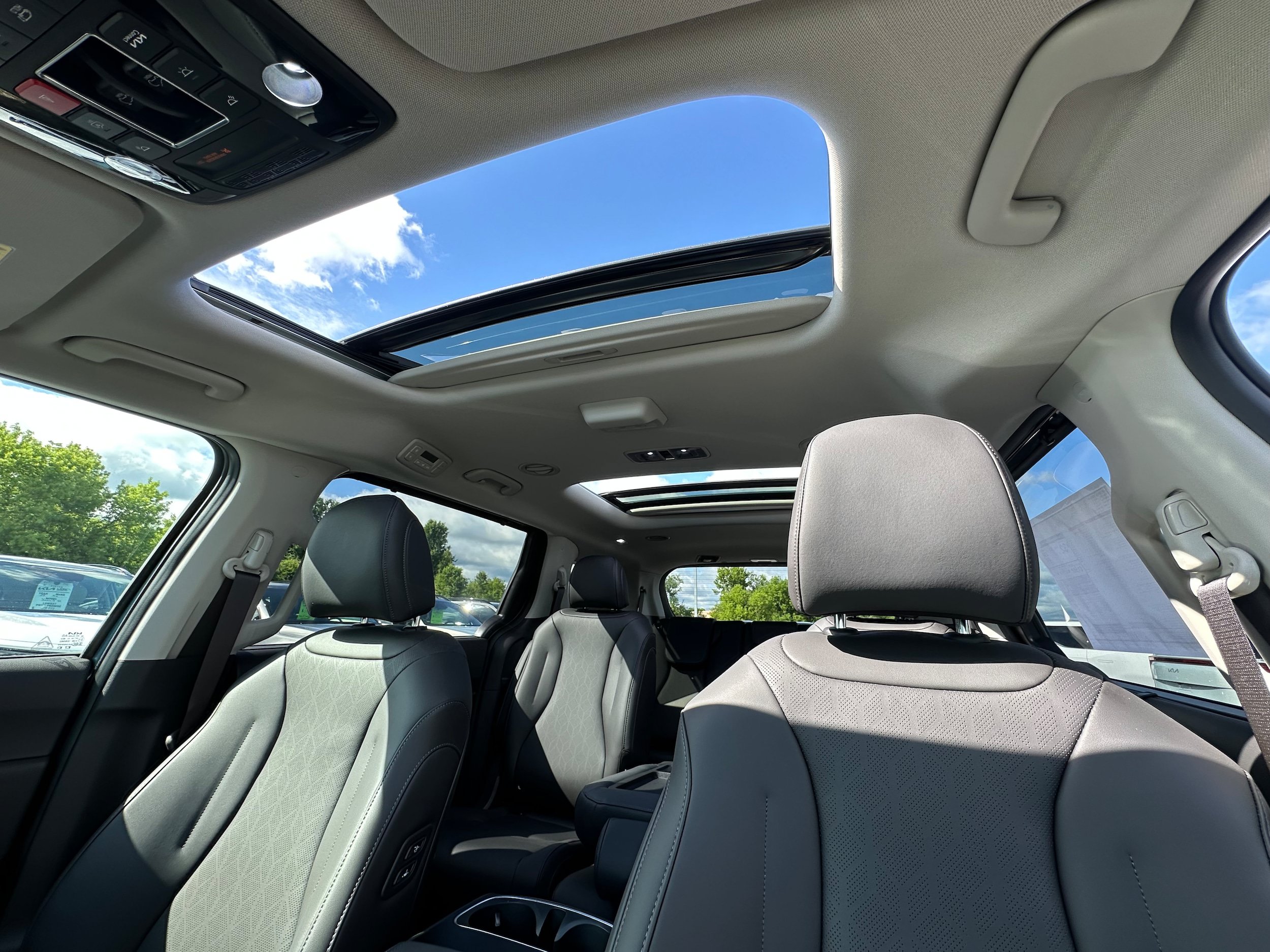 New 2026 Kia Carnival SX FWD image 38