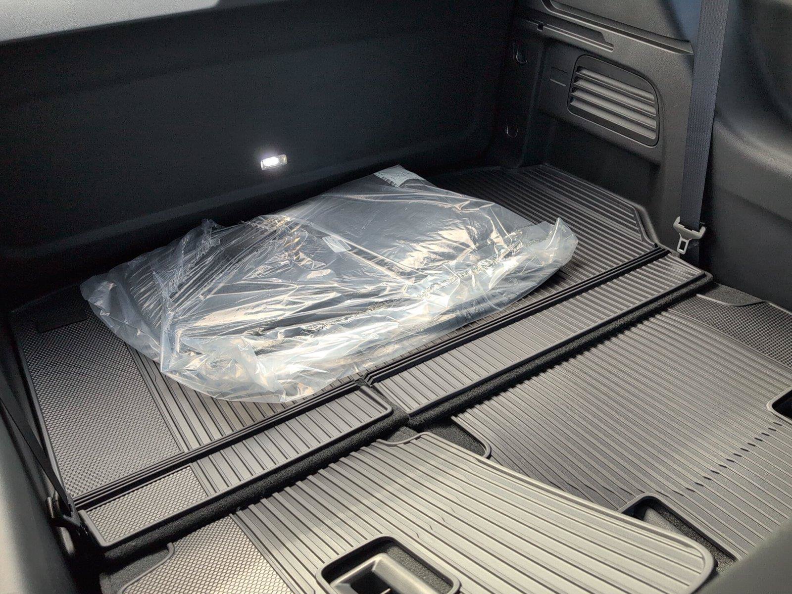 New 2026 Chevrolet Traverse RS w/ LPO, Floor Liner Package FWD image 37
