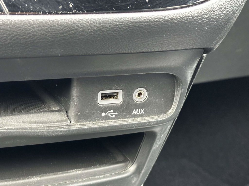 Used 2019 Chrysler Pacifica Touring-L w/ Advanced Safetytec Group FWD image 21