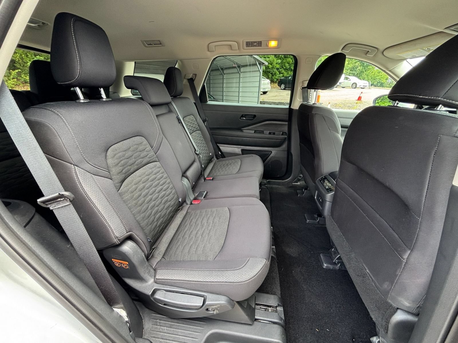 Used 2025 Nissan Pathfinder SV FWD image 37