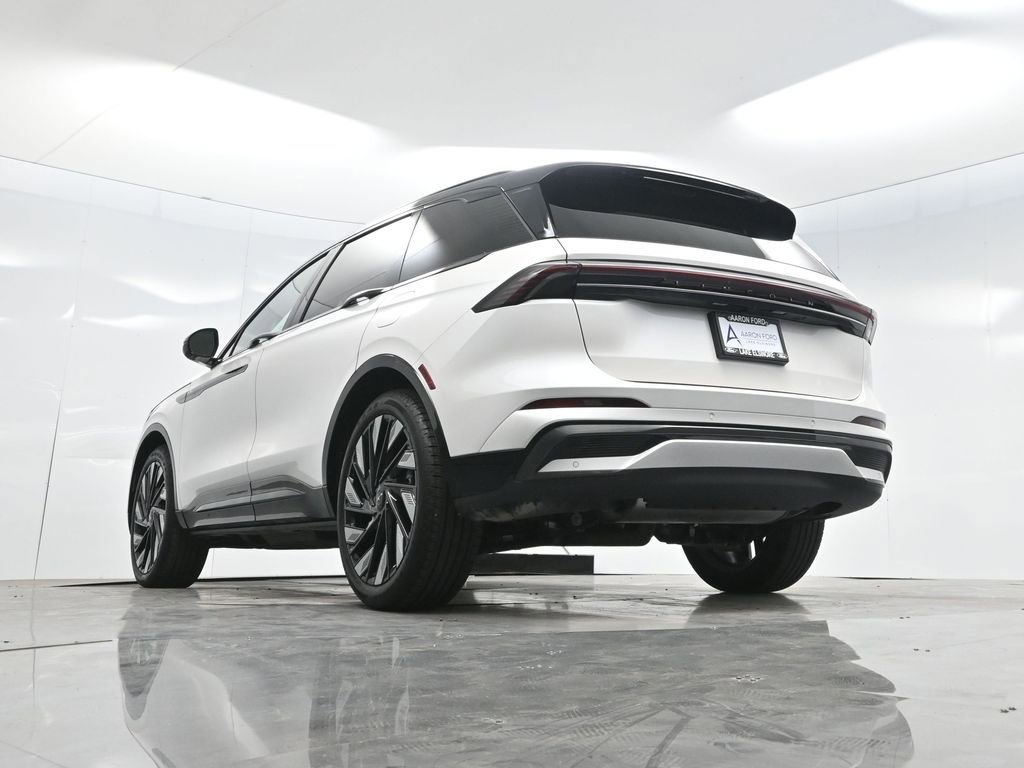 Used 2025 Lincoln Nautilus Reserve w/ Jet Appearance Package image 55