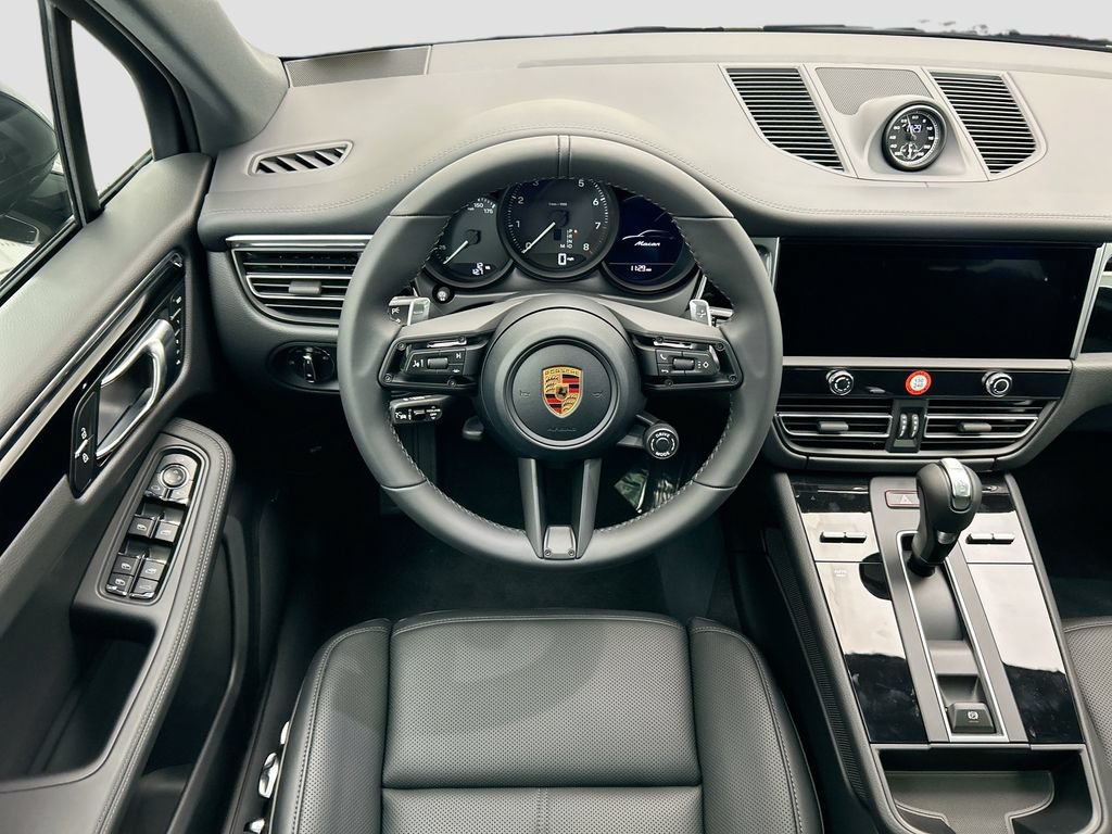 Used 2026 Porsche Macan AWD/4WD image 13