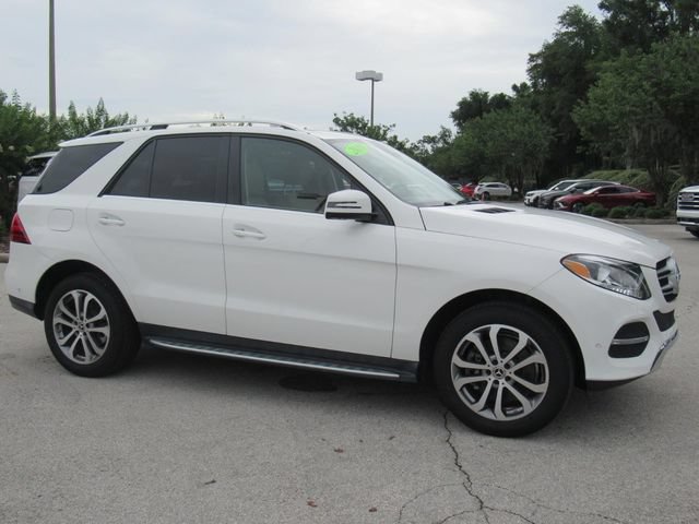 Used 2019 Mercedes-Benz GLE 400 4MATIC image 2
