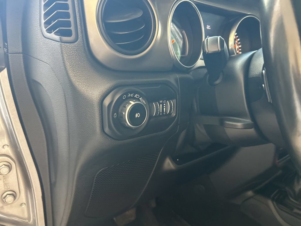 Used 2018 Jeep Wrangler Unlimited Sport S AWD/4WD image 38