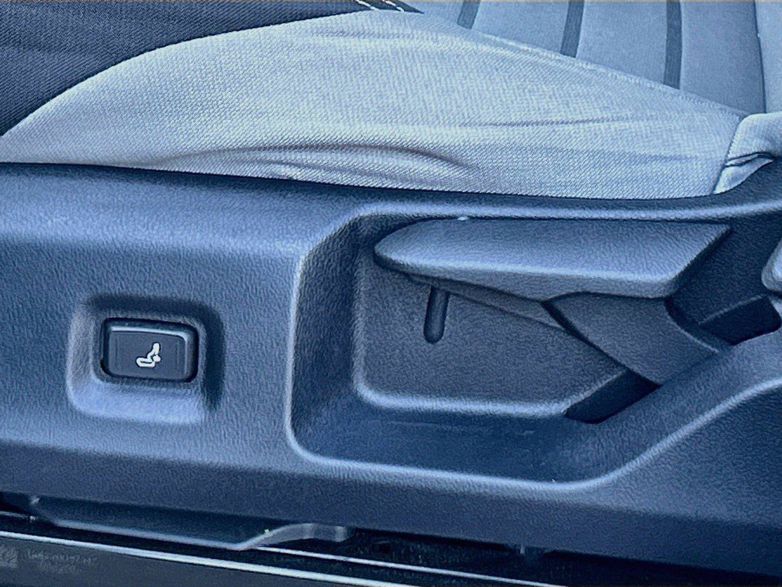 Used 2024 Toyota Tacoma TRD Sport AWD/4WD image 19