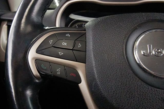 Used 2016 Jeep Cherokee Limited AWD/4WD image 12