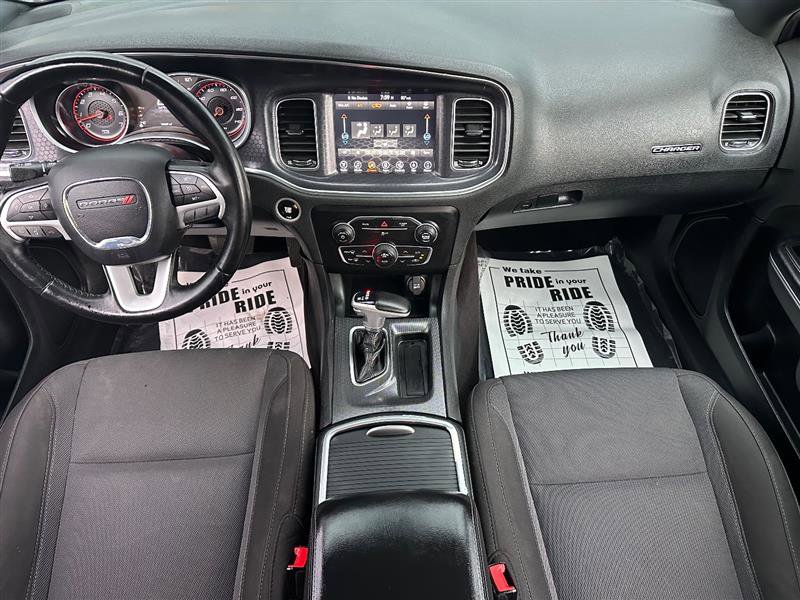 Used 2017 Dodge Charger SXT w/ Navigation & Travel Group RWD image 27