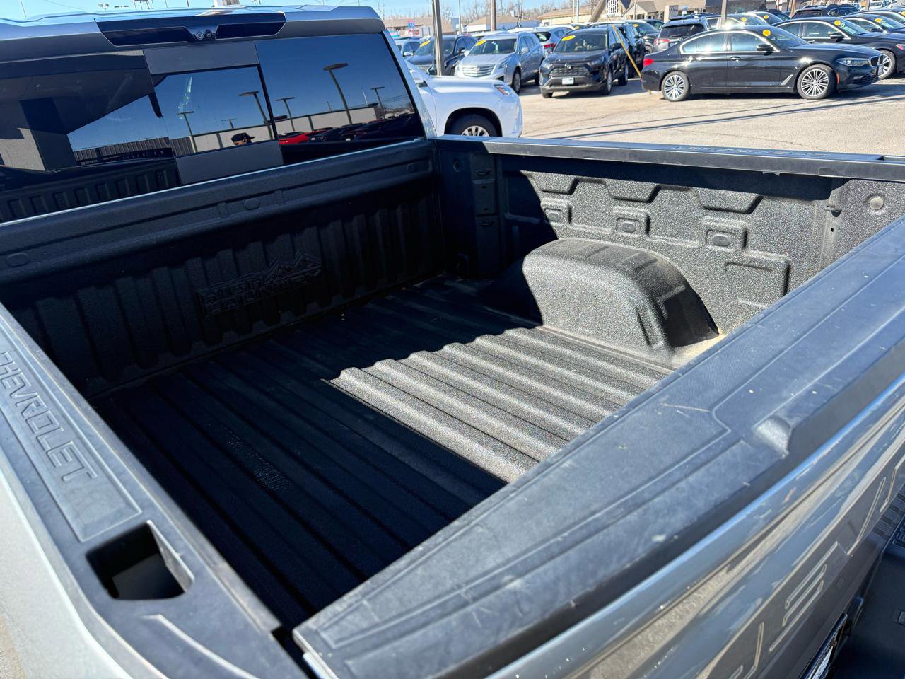 Used 2024 Chevrolet Silverado 1500 High Country w/ Technology Package image 8