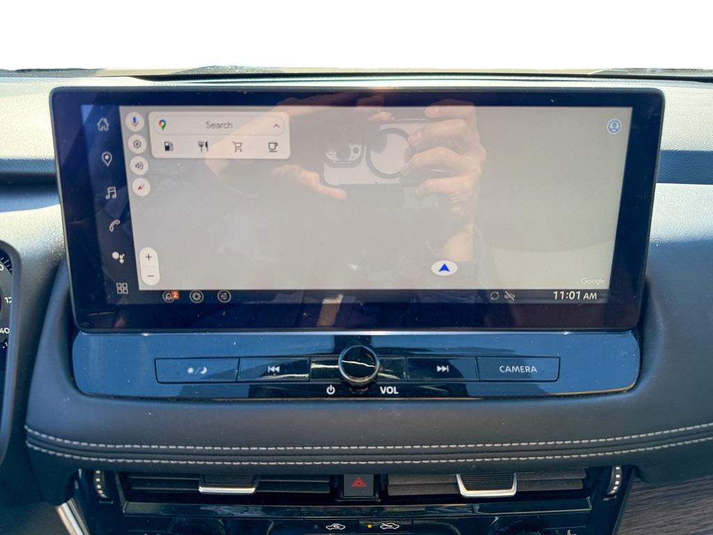 Used 2024 Nissan Rogue Platinum w/ Platinum Premium Package image 16