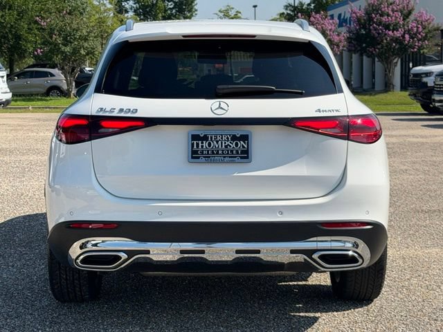Used 2025 Mercedes-Benz GLC 300 4MATIC image 3