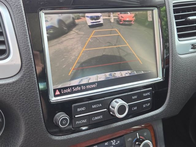 Used 2013 Volkswagen Touareg TDI image 23