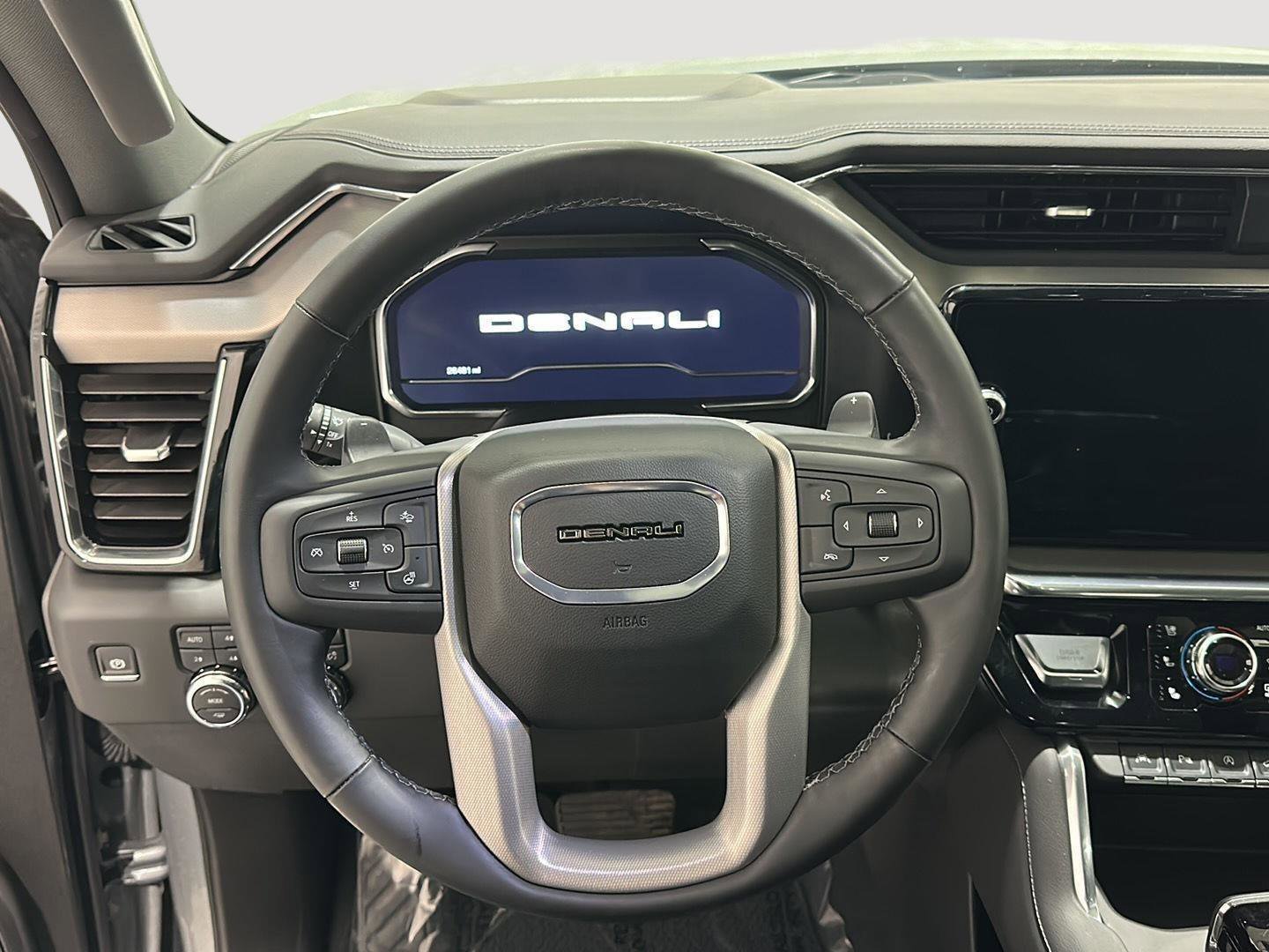 Used 2025 GMC Sierra 1500 Denali w/ Denali Reserve Package image 9